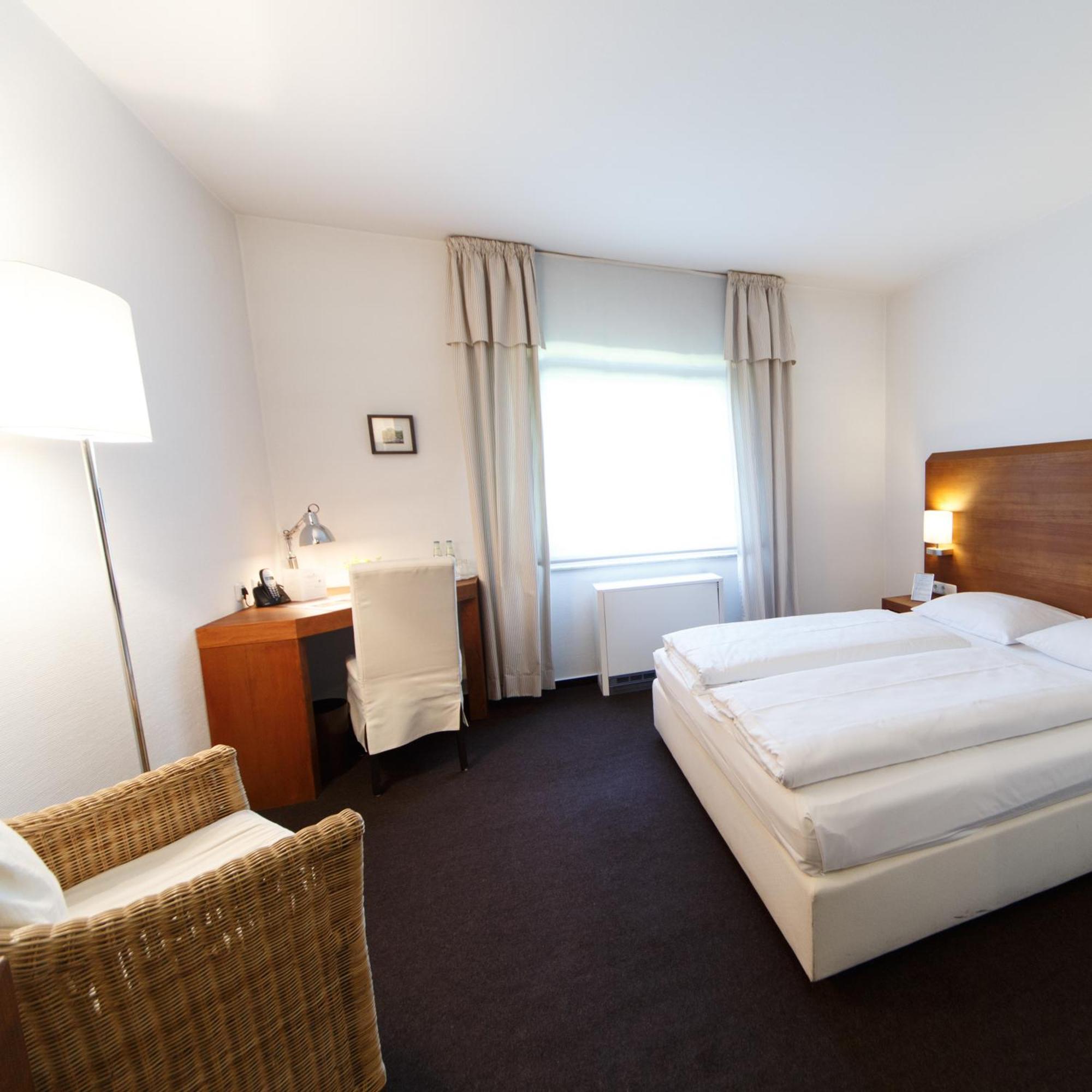 Seehotel Ketsch Schwetzingen Phòng bức ảnh