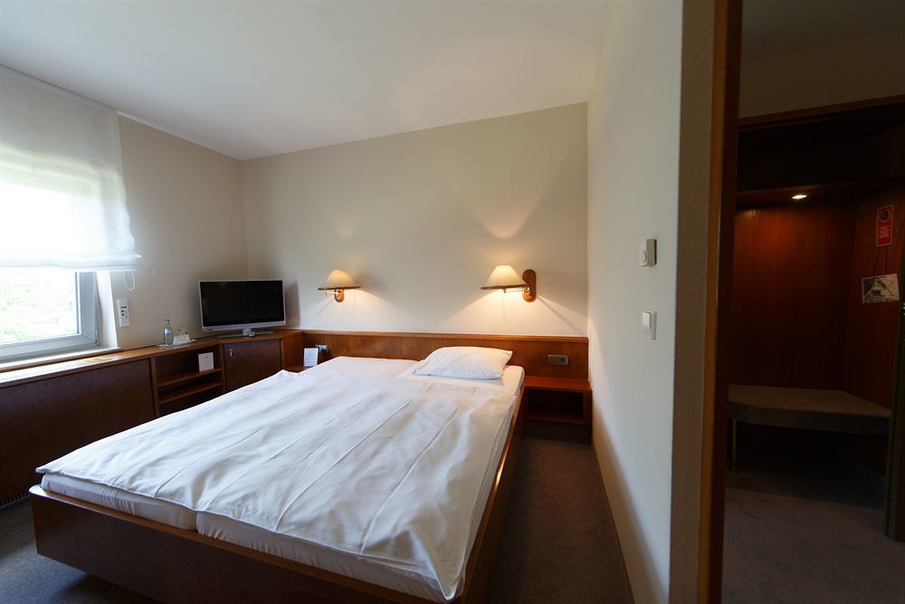 Seehotel Ketsch Schwetzingen Ngoại thất bức ảnh